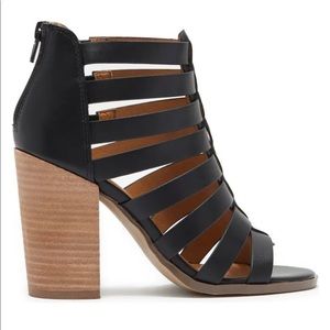 New DV Dolce Vita black strappy heeled sandals